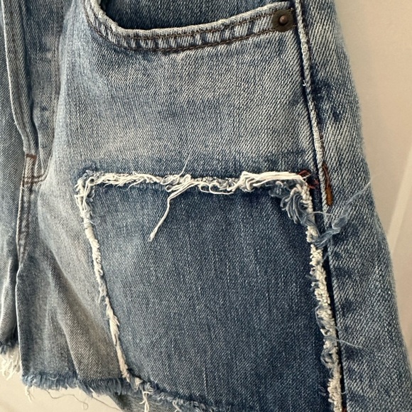 BDG Urban Outfitters Denim Shorts PAX High Waist Distressed Sz 27 Raw Edges - Picture 3 of 8